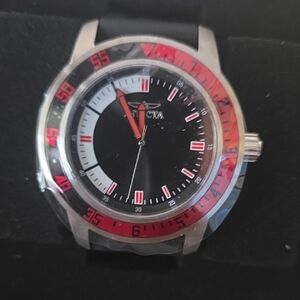Invicta Specialalitt menscBlack Dial Watch with Red and Silver Accents
